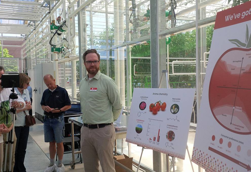 David Liscombe, research scientist in biochemistry, explains that the industry standard for tomato flavour can be differentiated by linking the chemistry of tomatoes to consumer preferences for flavourful varieties. Graphic supplied by Vineland.